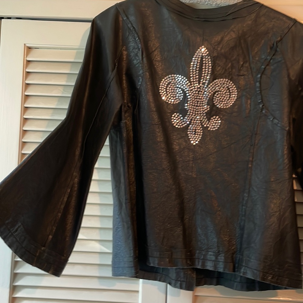 Fleur-de-lis artisan style, genuine leather jacket